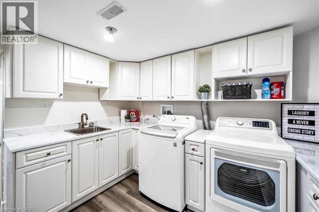 732 Bennett Crescent, Oshawa, ON - Indoor Photo Showing Laundry Room