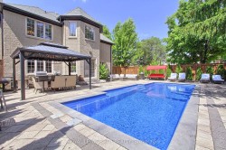 646 Brooker Ridge Newmarket, ON L3X 1V7