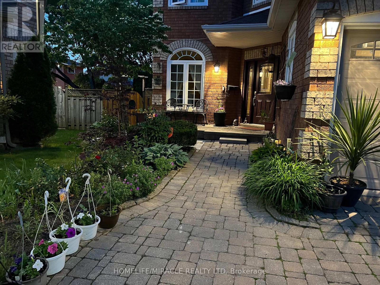 5522 Fleur-De-Lis Court, Mississauga, ON