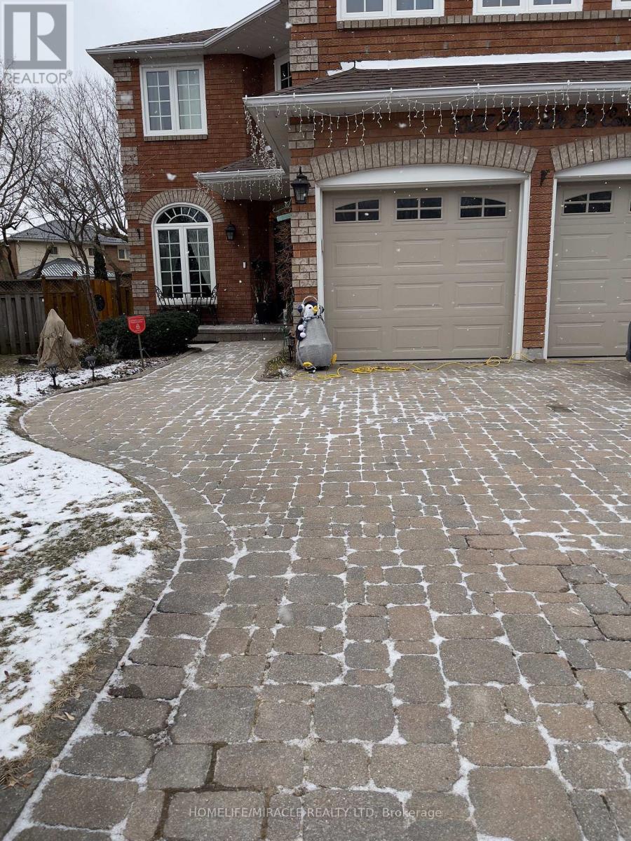 5522 Fleur-De-Lis Court, Mississauga, ON