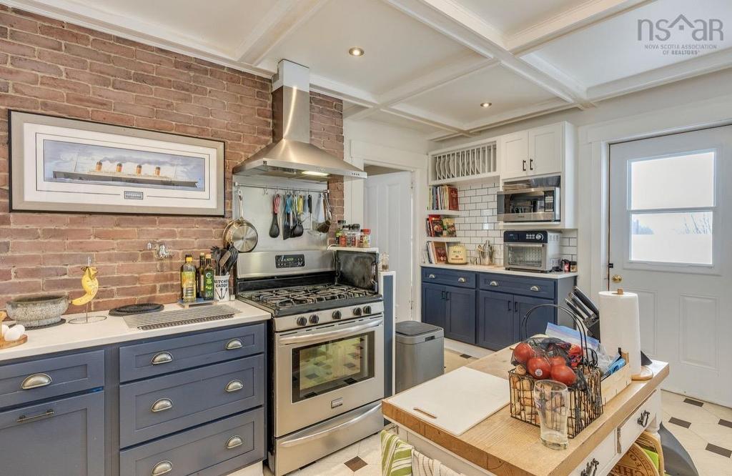 10352 1 Highway, Paradise, NS