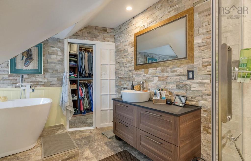 10352 1 Highway, Paradise, NS