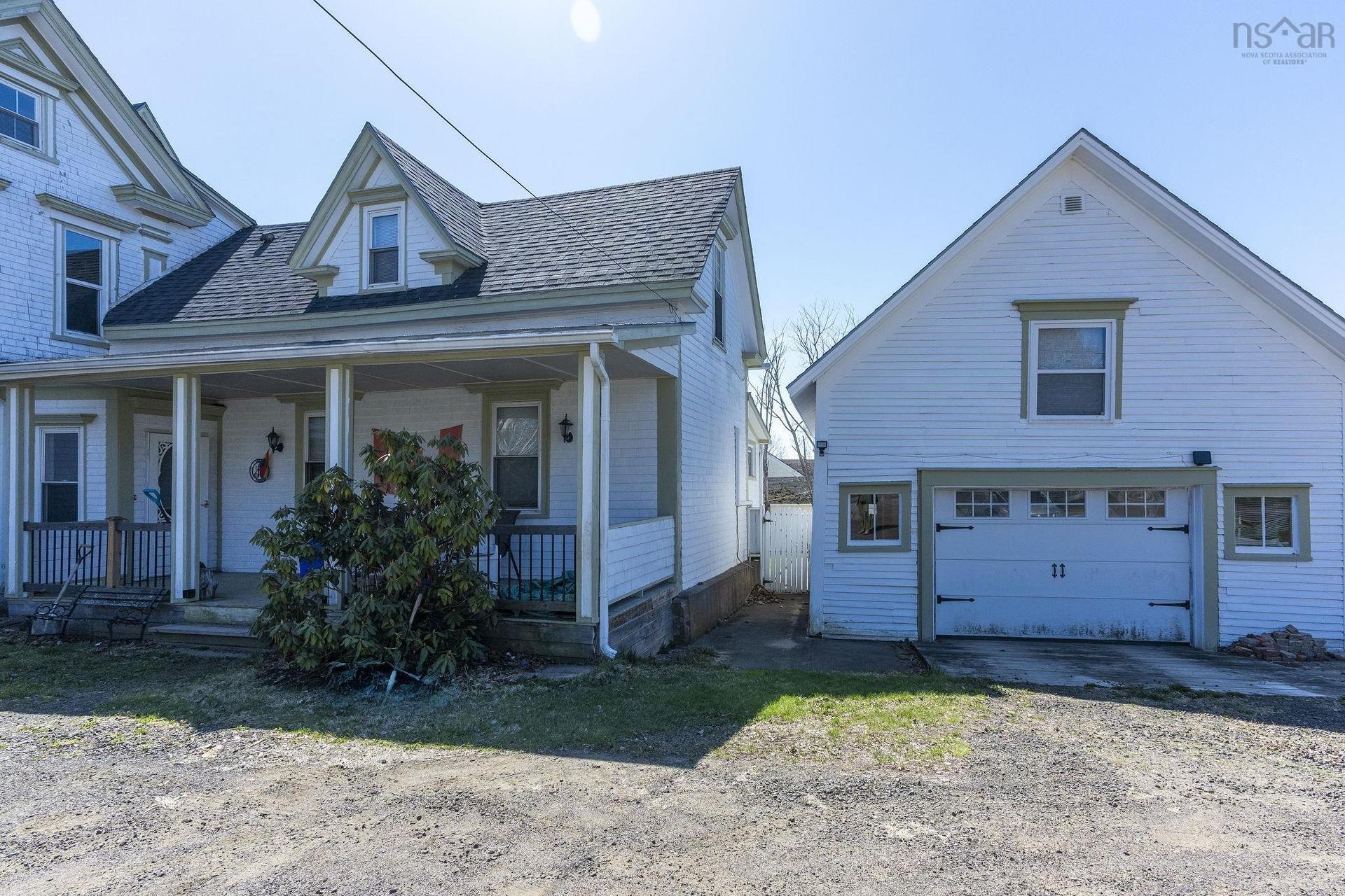 10352 1 Highway, Paradise, NS