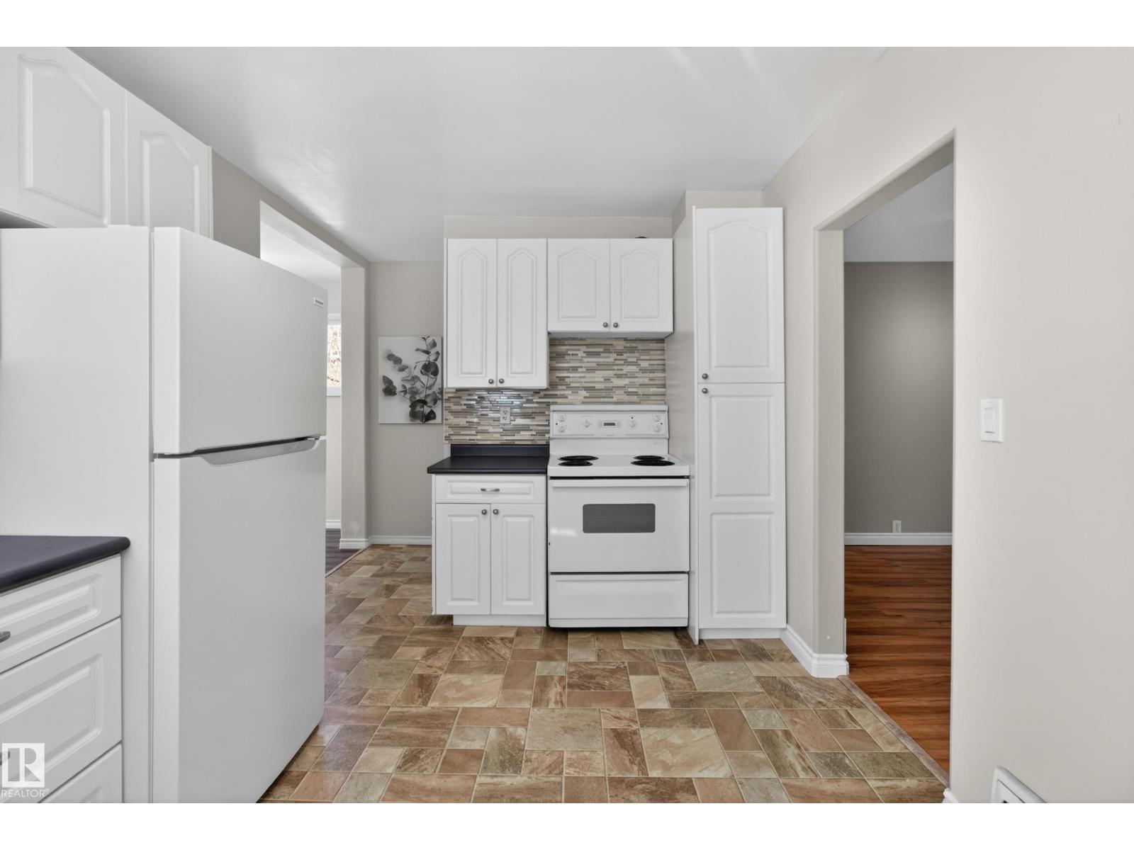 5409 49 Ave, Camrose, AB