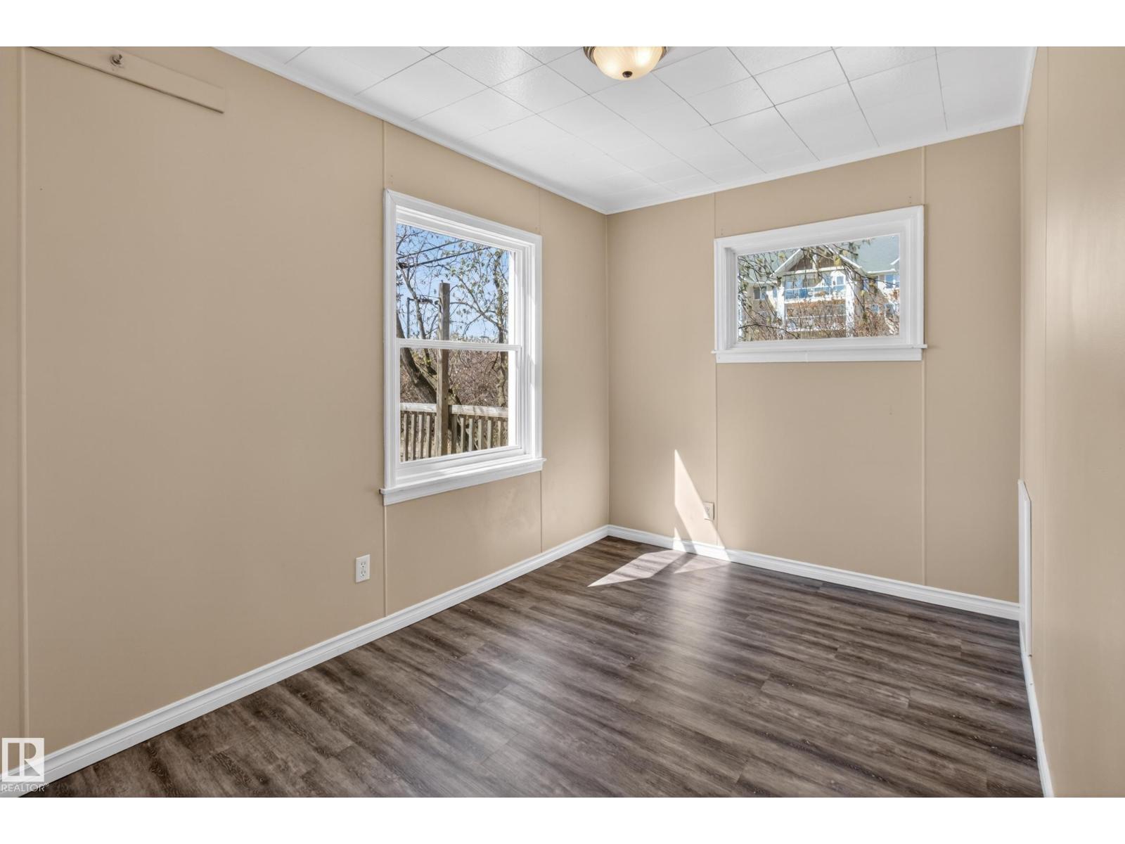 5409 49 Ave, Camrose, AB
