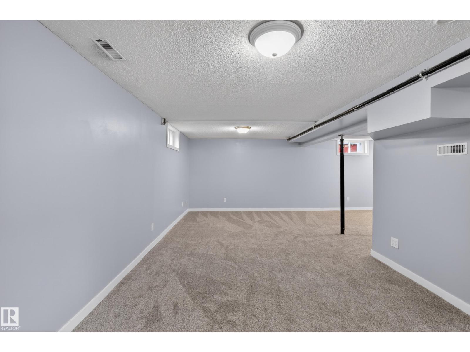 5409 49 Ave, Camrose, AB