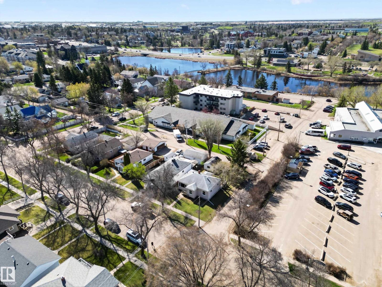 5409 49 Ave, Camrose, AB