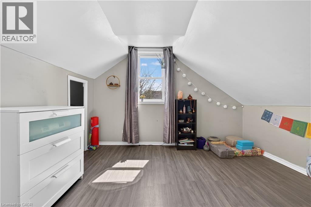 30 Cambridge Avenue, Hamilton, ON