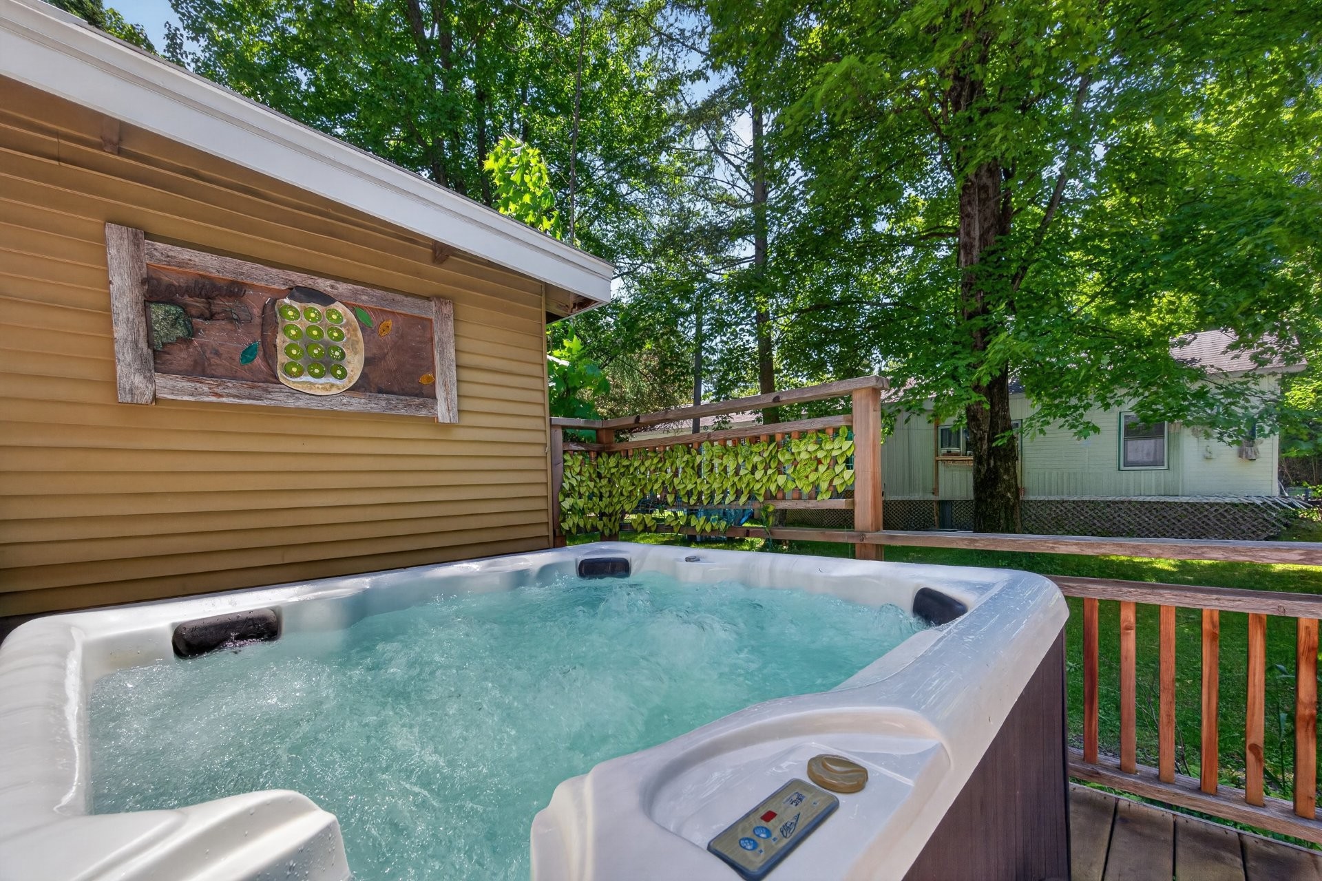 Spa - 24 Rue Grenier, Sutton, QC