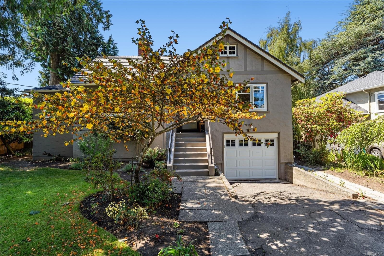 1166 Transit Rd, Oak Bay, BC