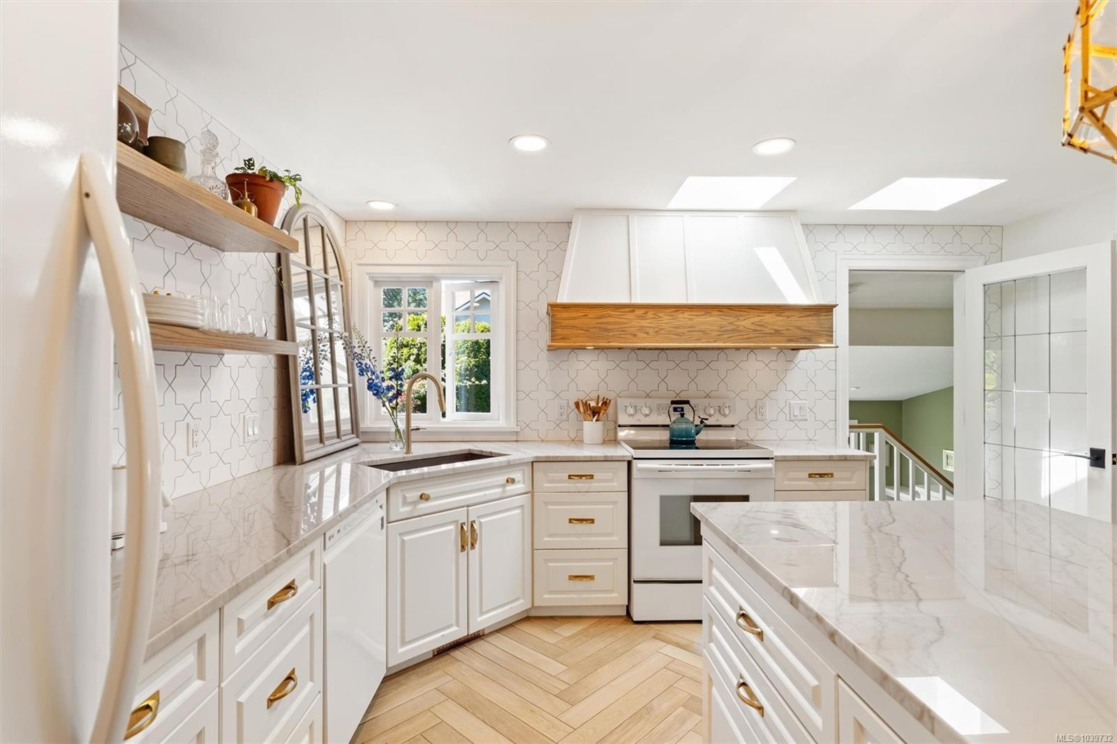 1166 Transit Rd, Oak Bay, BC