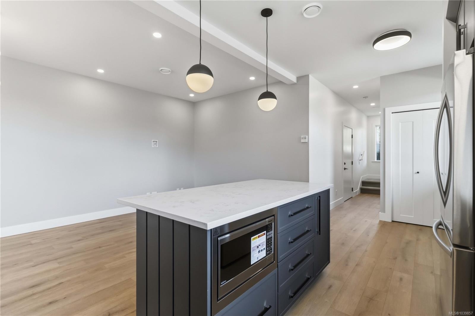 #1-2312 Orchard Ave, Sidney, BC