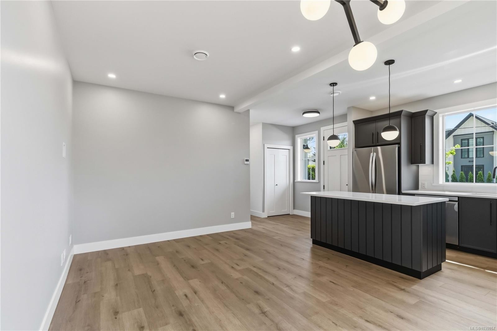 #1-2312 Orchard Ave, Sidney, BC
