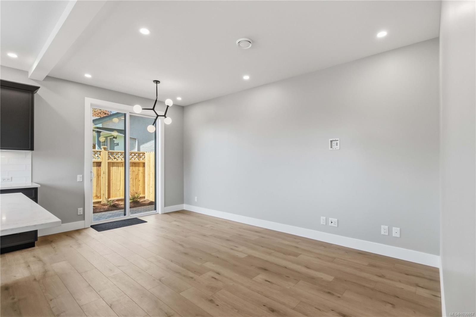 #1-2312 Orchard Ave, Sidney, BC