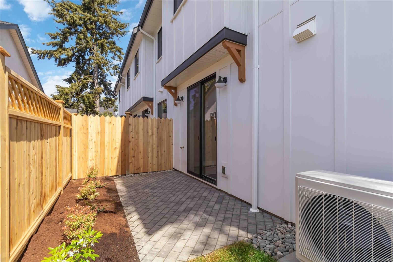 #1-2312 Orchard Ave, Sidney, BC