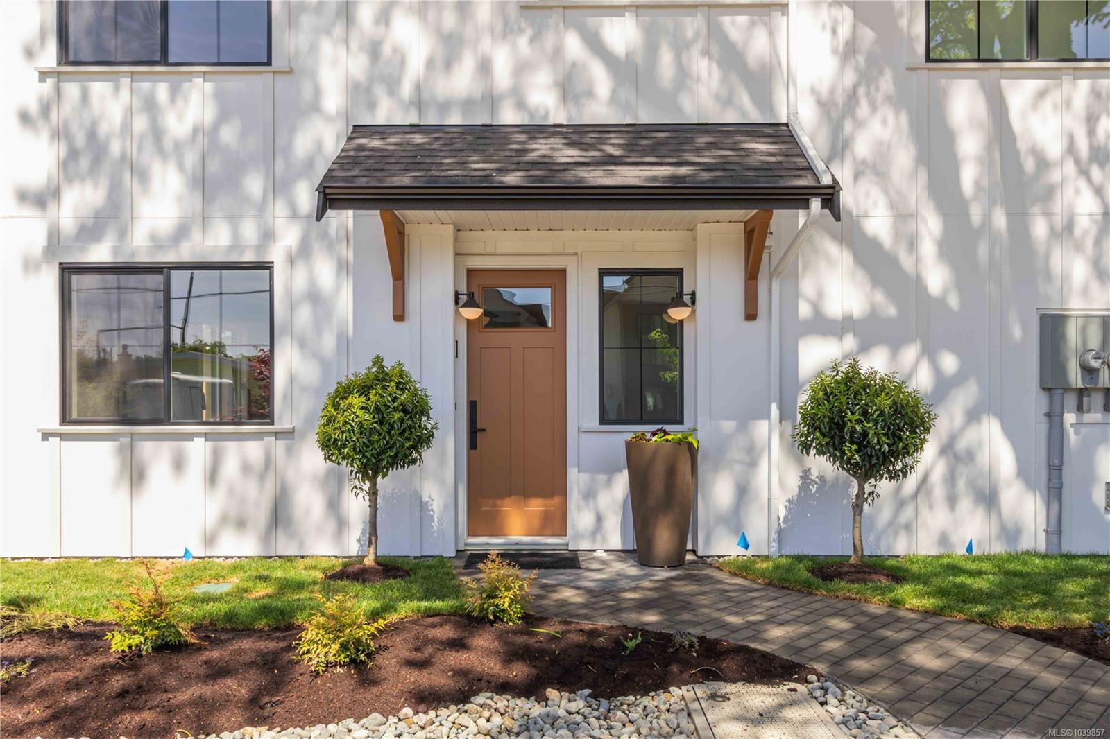 #1-2312 Orchard Ave, Sidney, BC