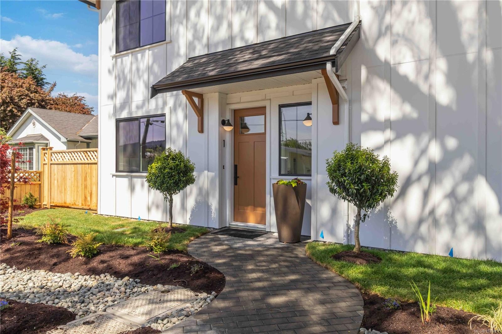 #1-2312 Orchard Ave, Sidney, BC