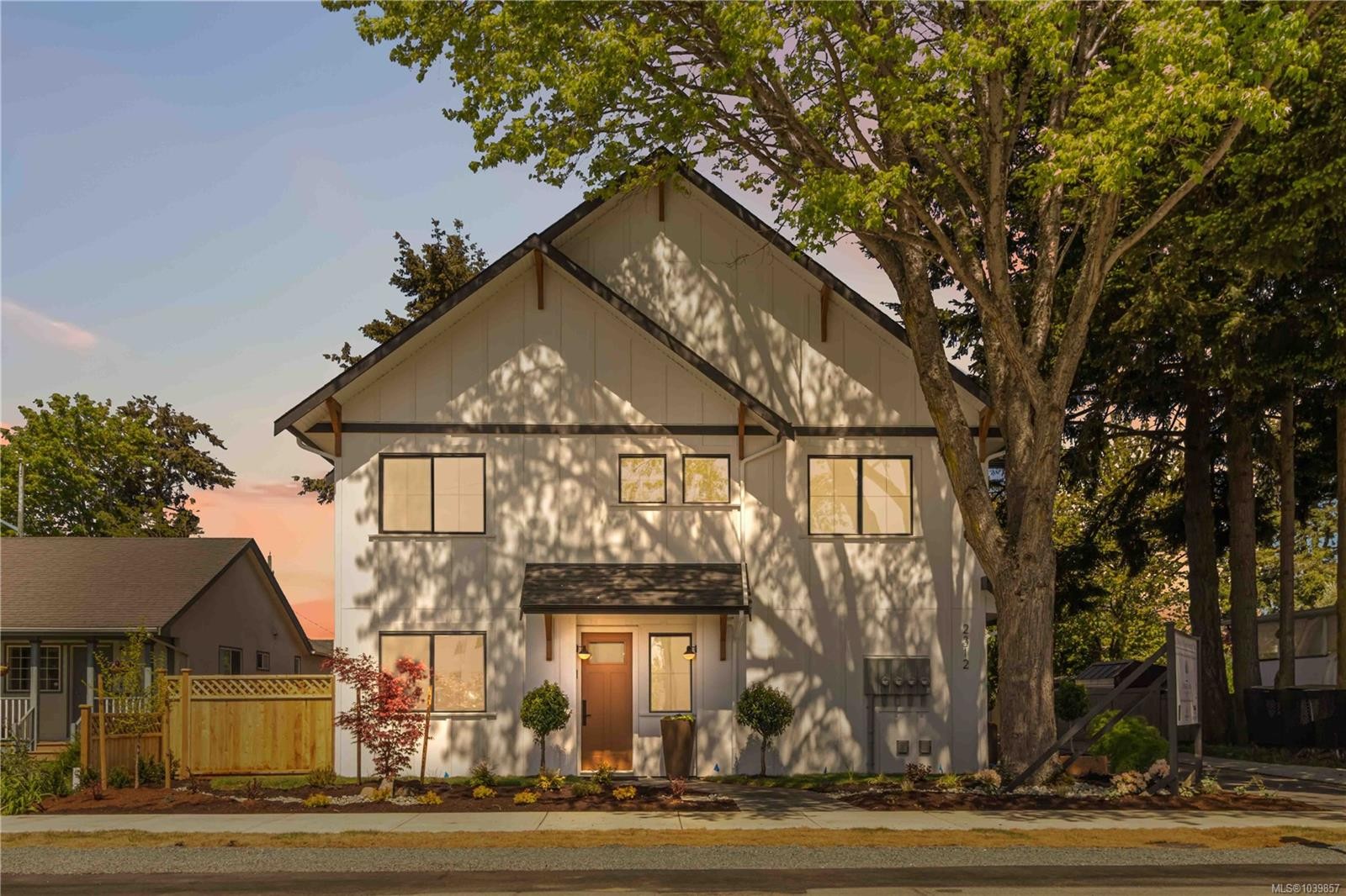 #1-2312 Orchard Ave, Sidney, BC