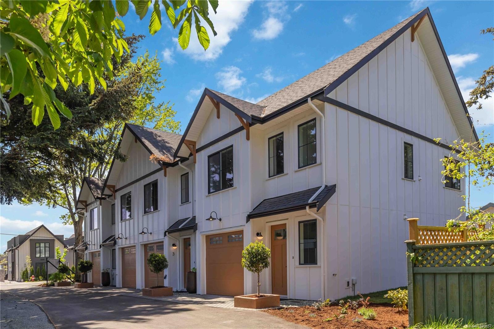 #1-2312 Orchard Ave, Sidney, BC