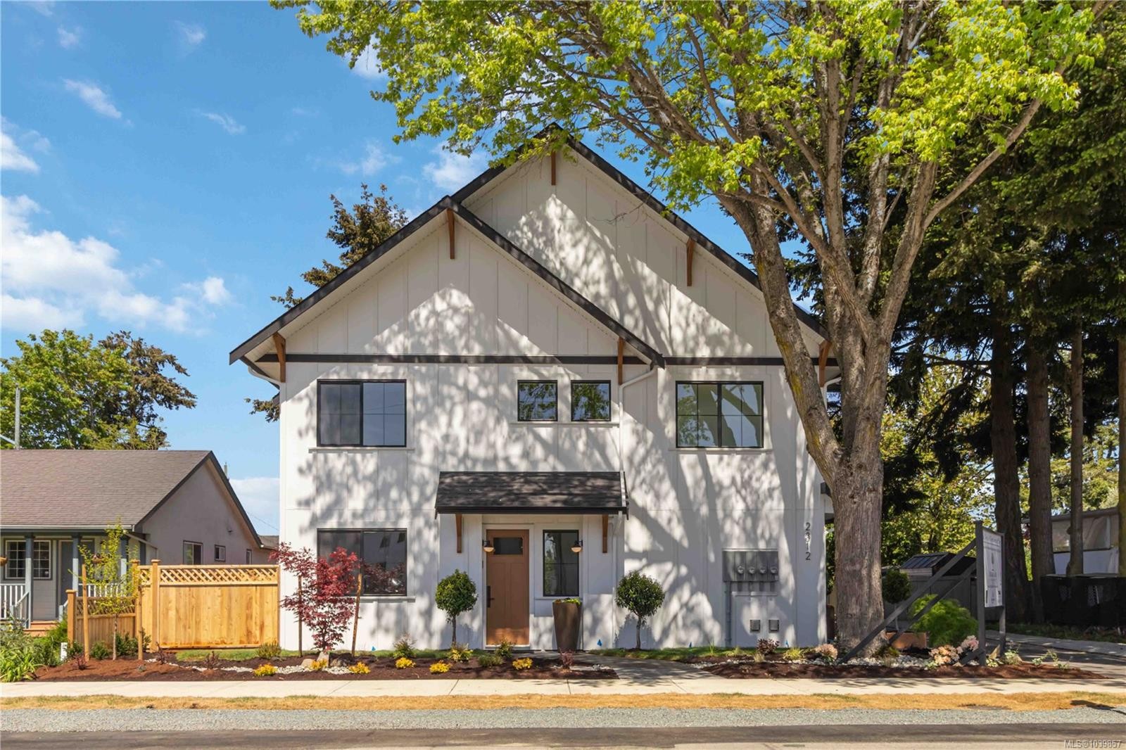 #1-2312 Orchard Ave, Sidney, BC