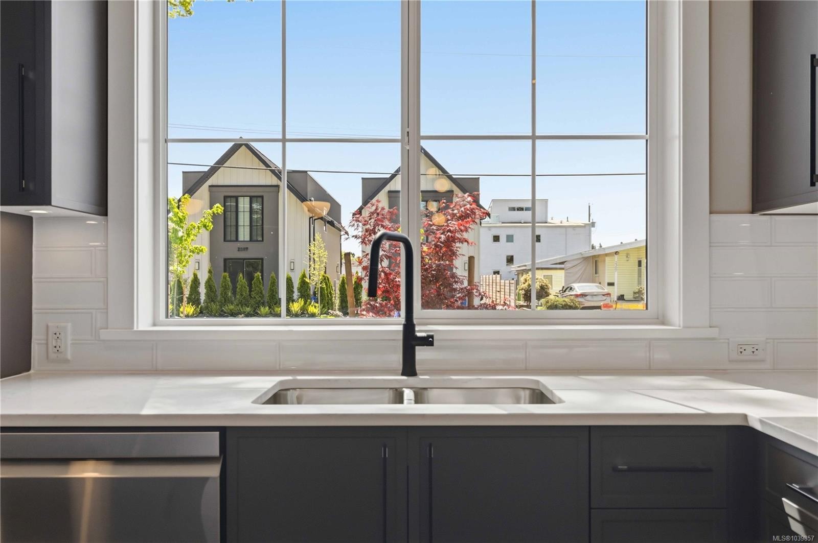 #1-2312 Orchard Ave, Sidney, BC