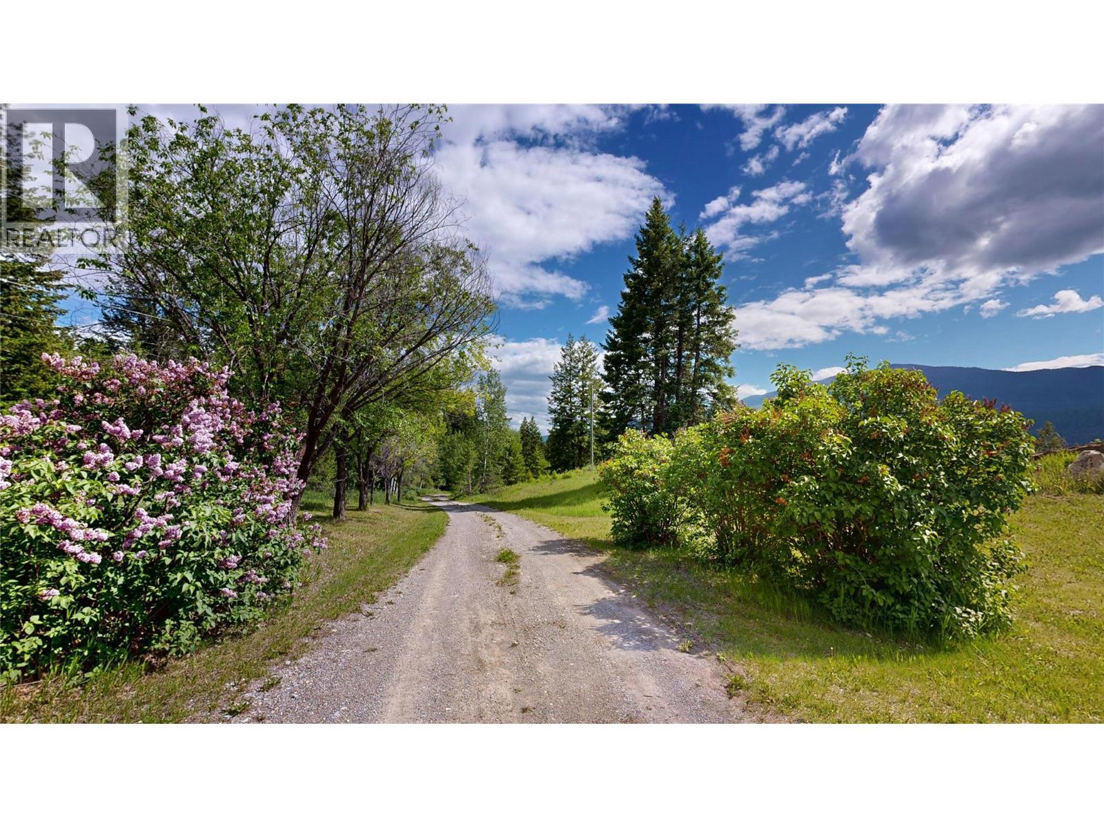2660 95 Highway, Brisco, BC