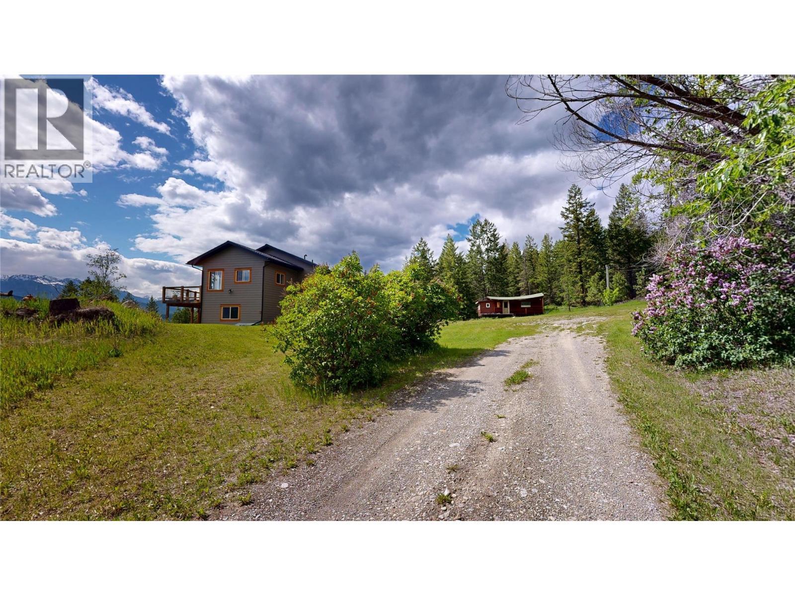 2660 95 Highway, Brisco, BC