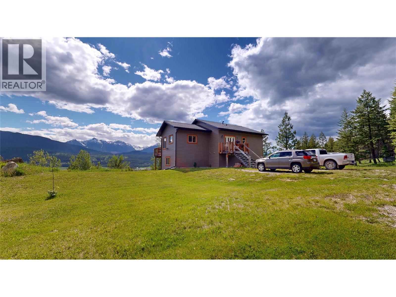 2660 95 Highway, Brisco, BC