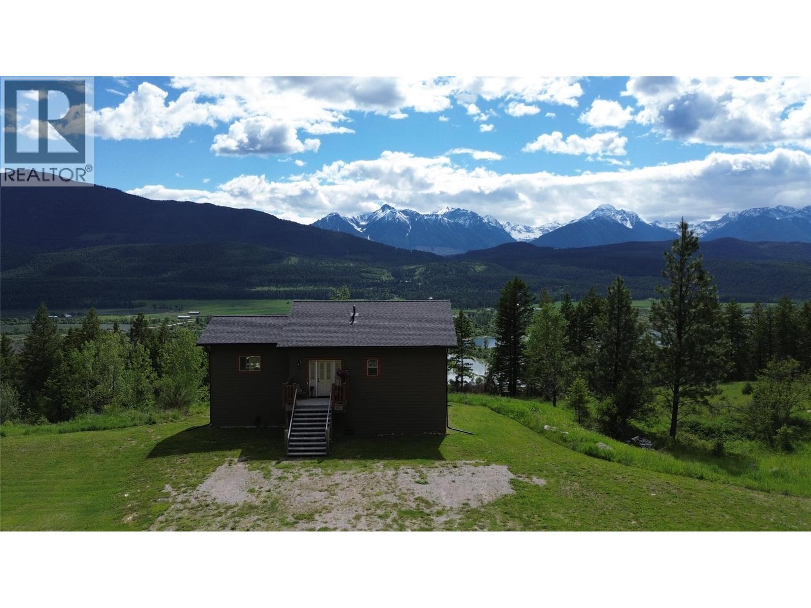 2660 95 Highway, Brisco, BC