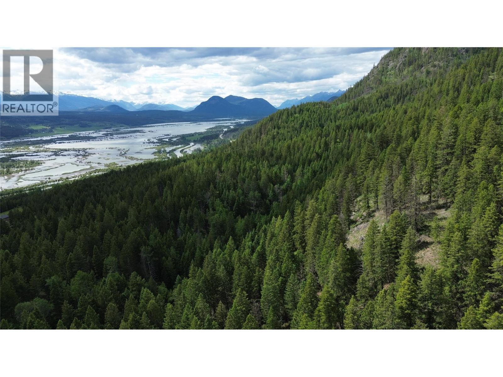2660 95 Highway, Brisco, BC