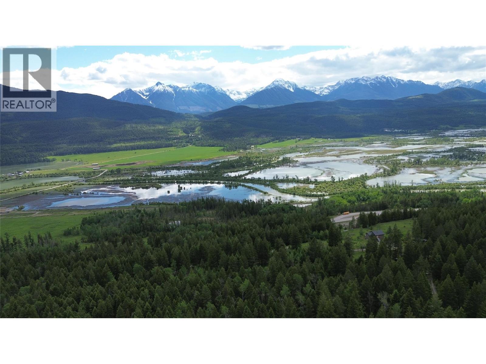2660 95 Highway, Brisco, BC