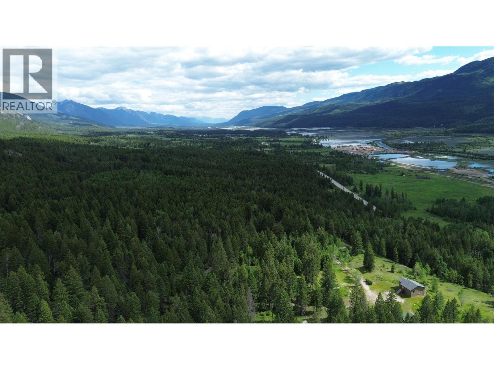 2660 95 Highway, Brisco, BC