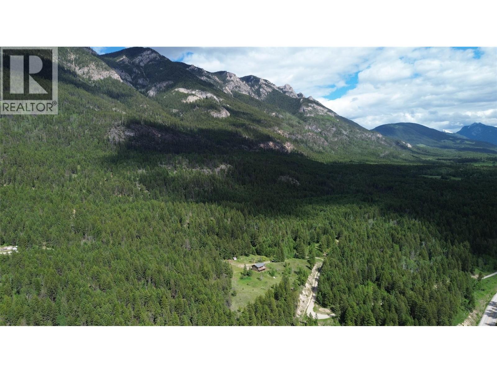 2660 95 Highway, Brisco, BC