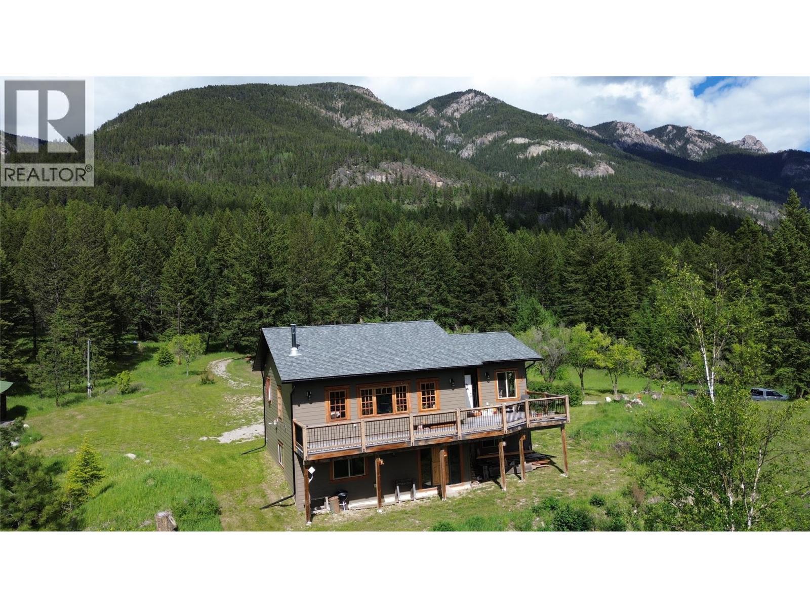 2660 95 Highway, Brisco, BC