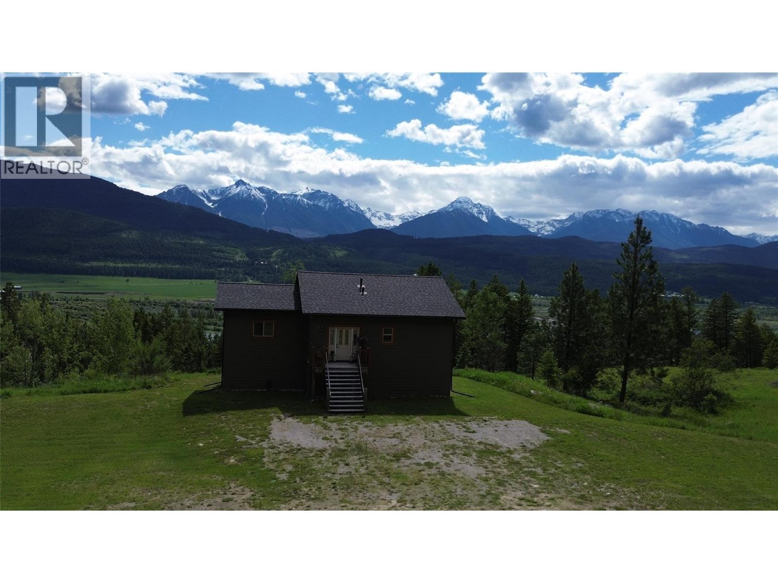 2660 95 Highway, Brisco, BC