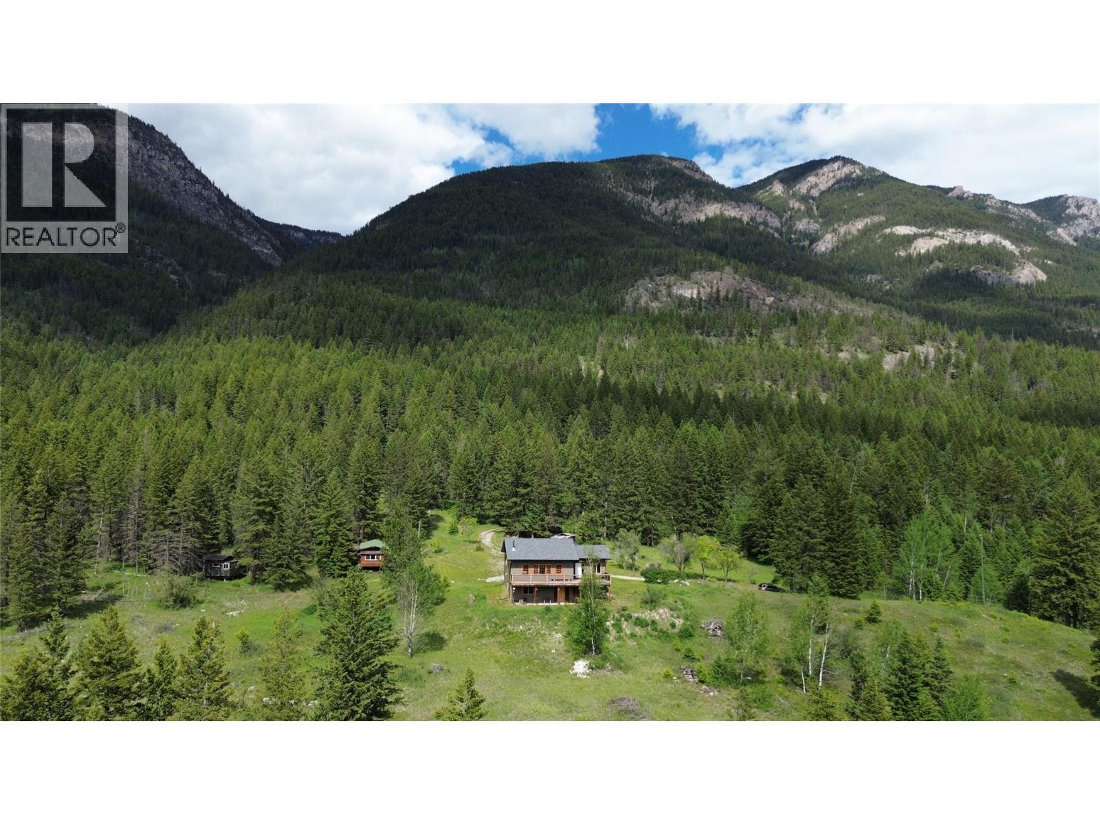 2660 95 Highway, Brisco, BC