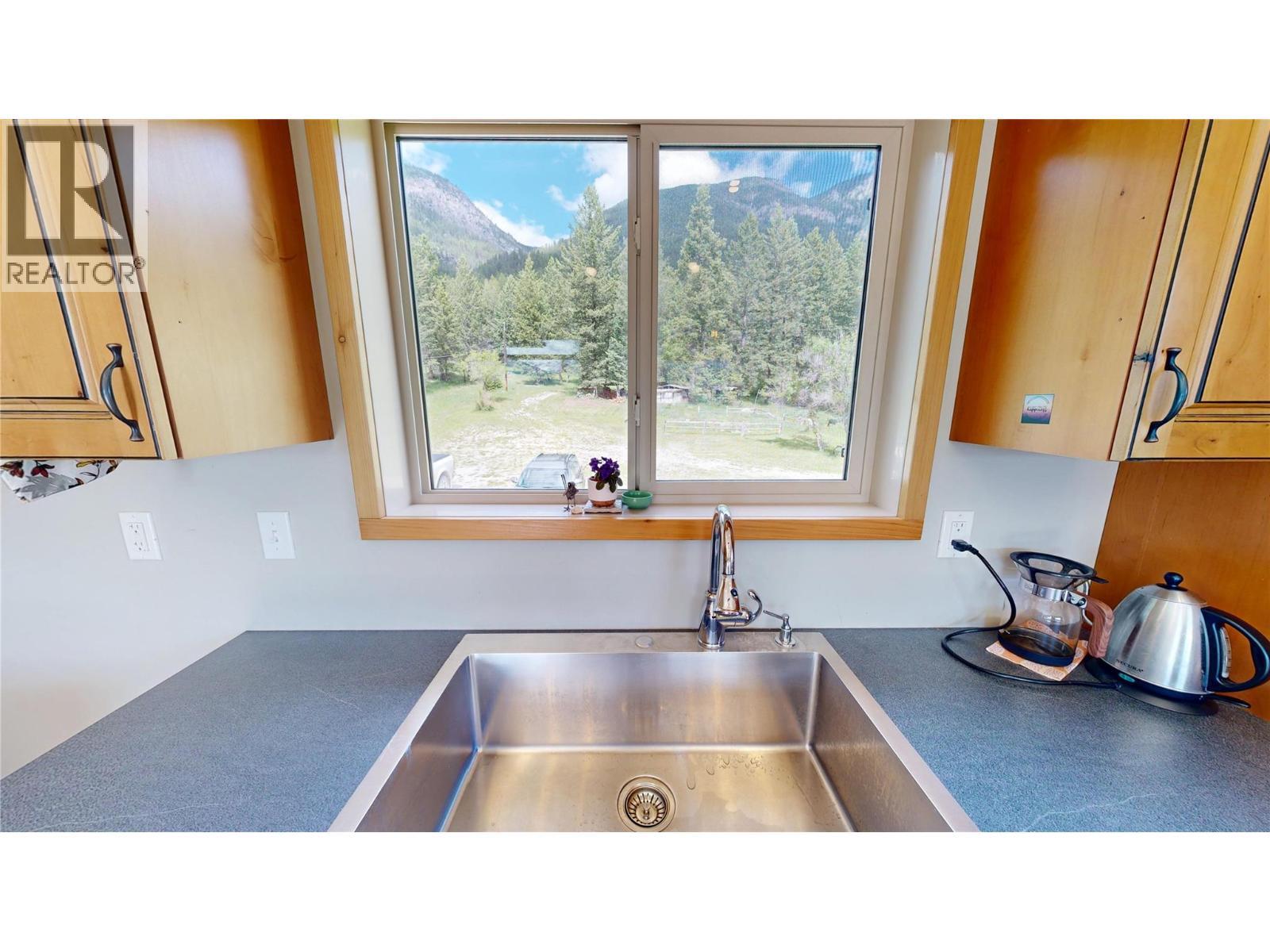 2660 95 Highway, Brisco, BC