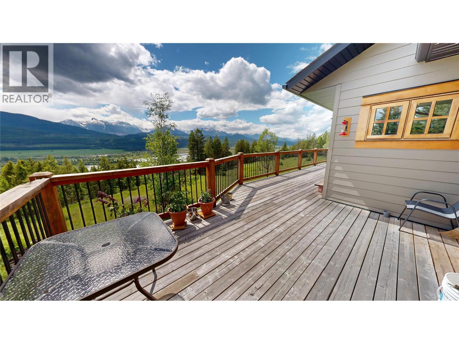2660 95 Highway, Brisco, BC