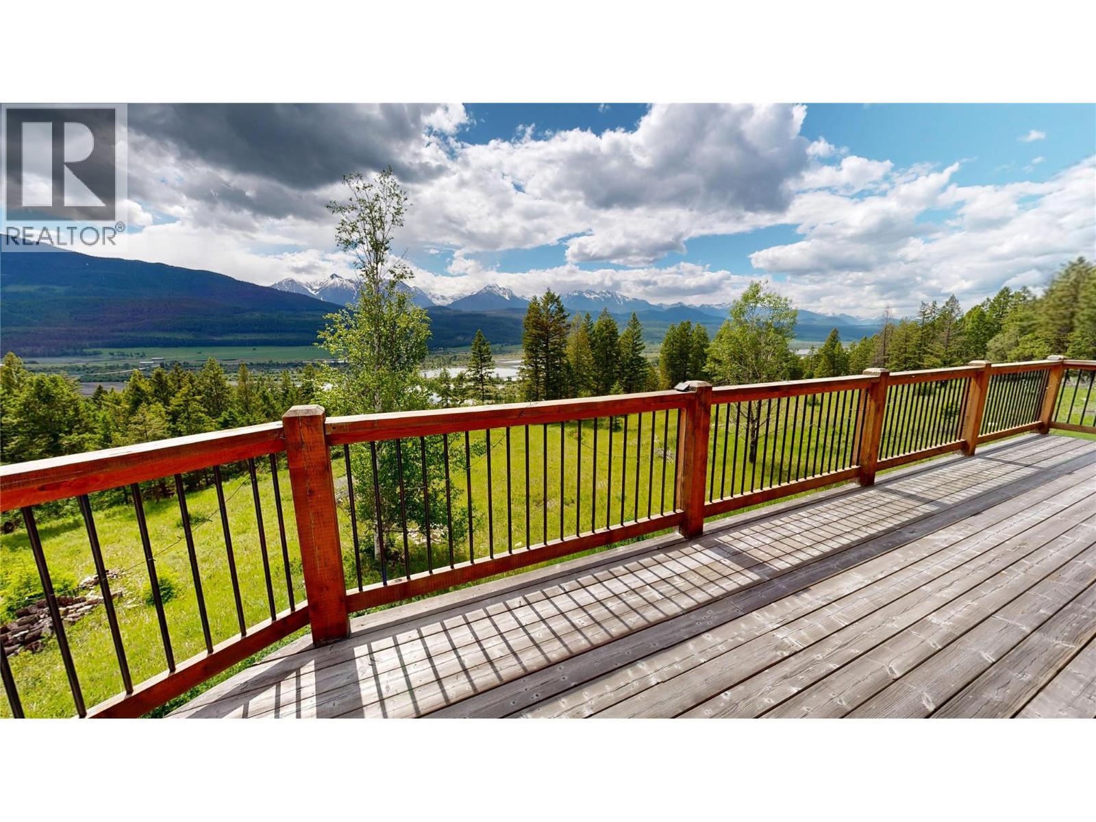 2660 95 Highway, Brisco, BC