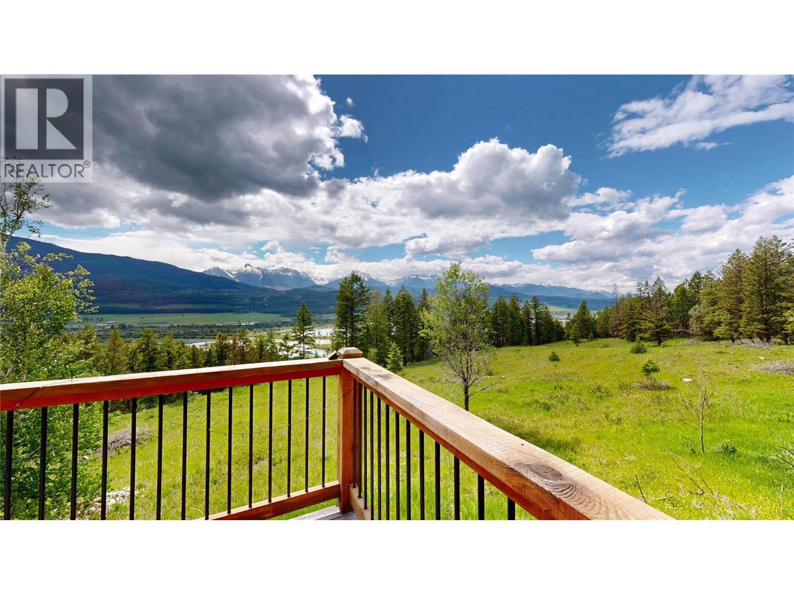 2660 95 Highway, Brisco, BC