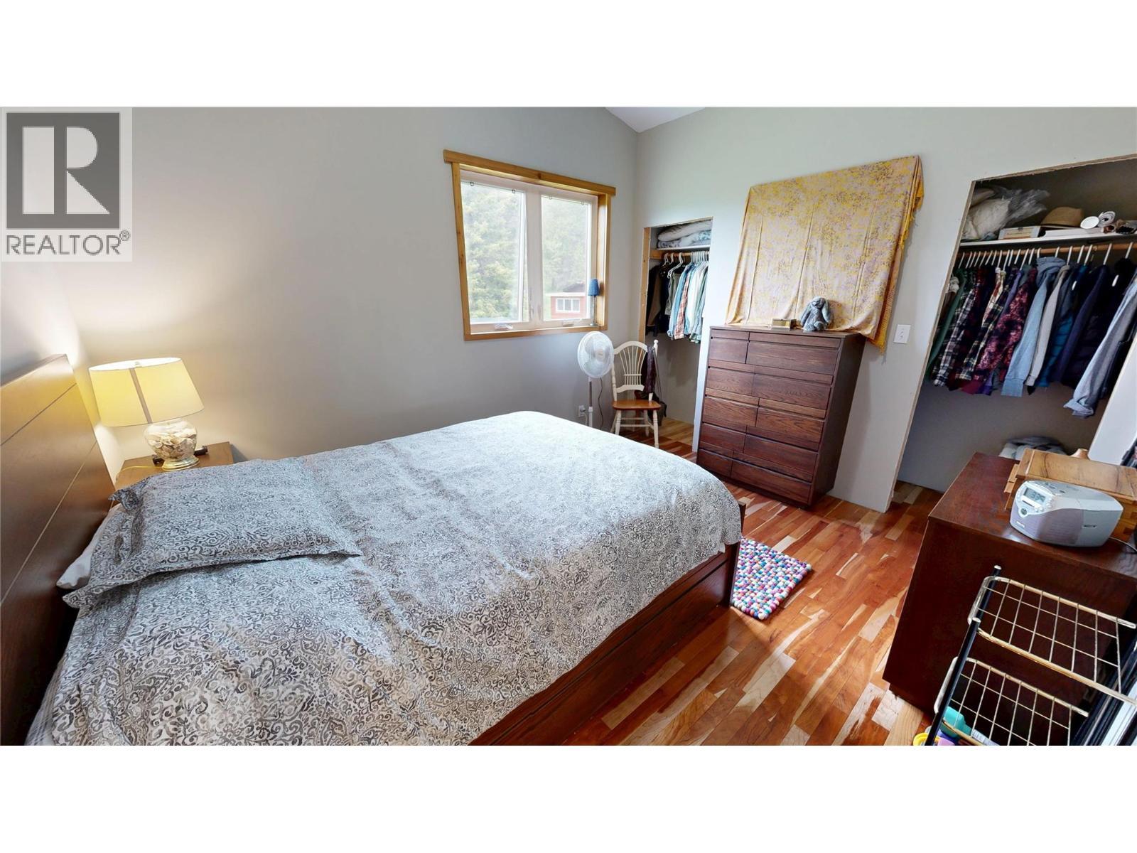 2660 95 Highway, Brisco, BC