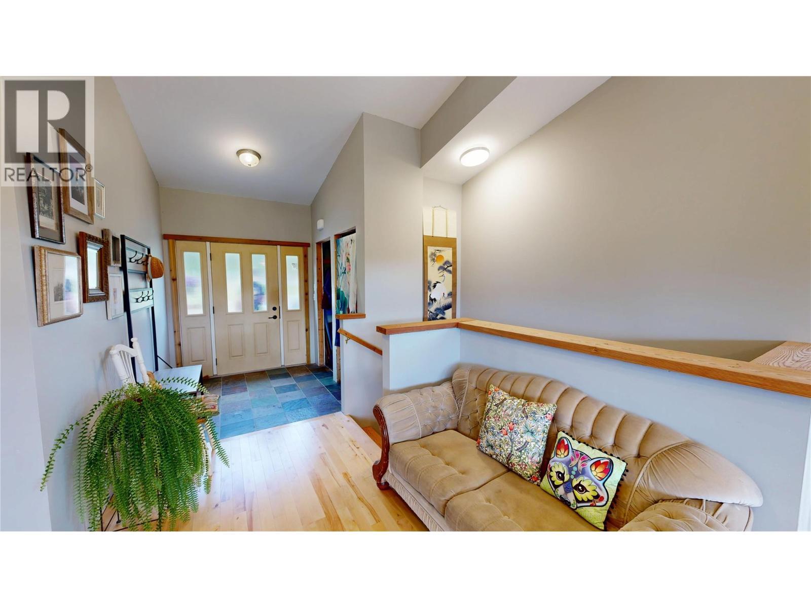 2660 95 Highway, Brisco, BC