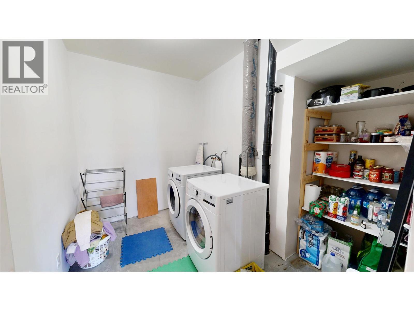 2660 95 Highway, Brisco, BC
