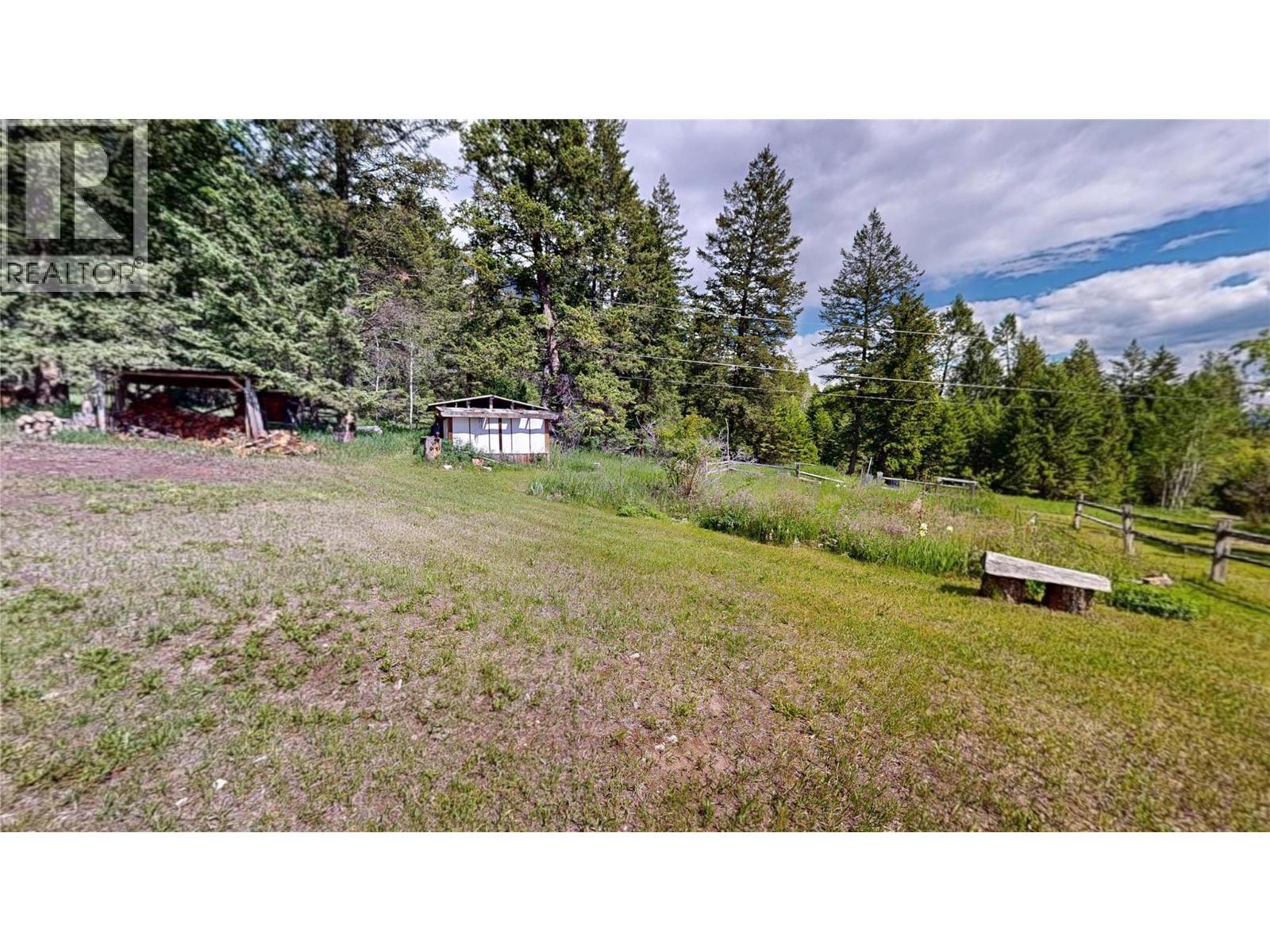 2660 95 Highway, Brisco, BC