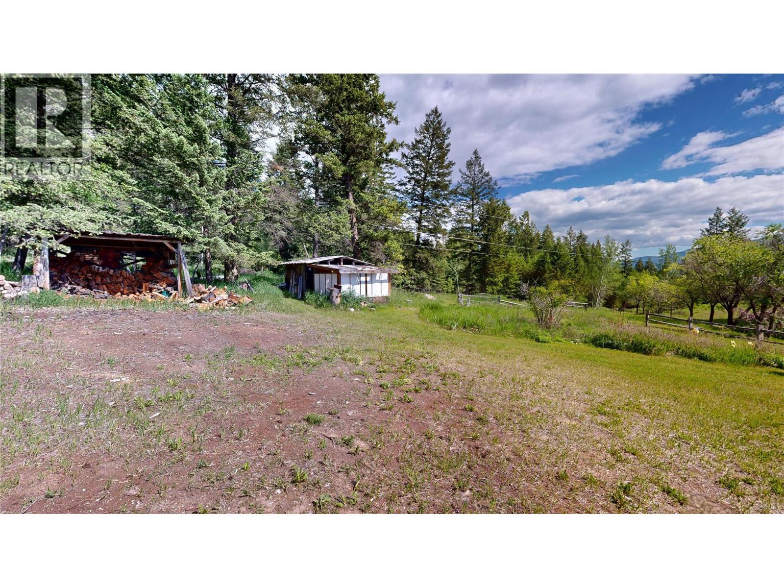 2660 95 Highway, Brisco, BC