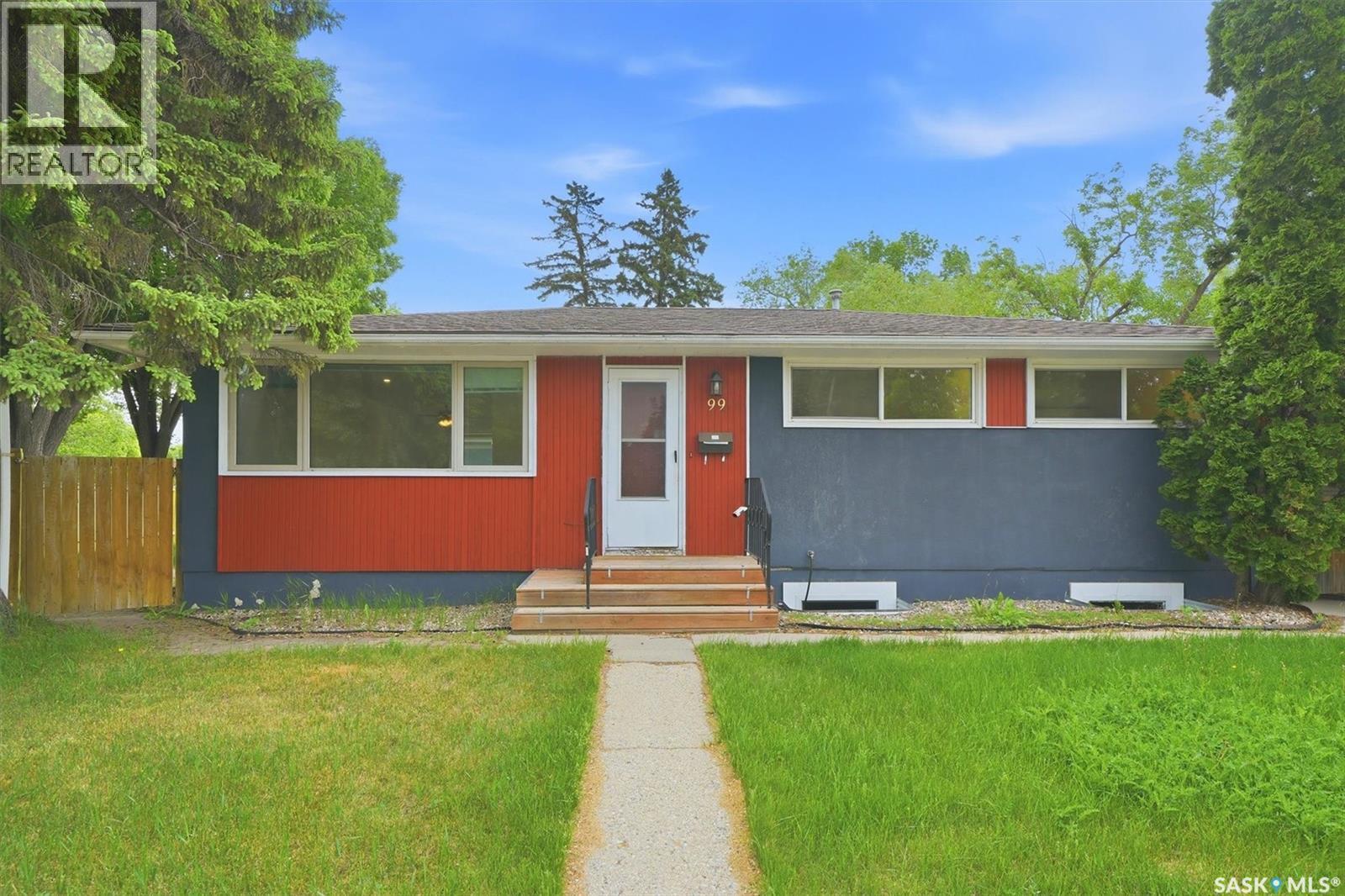 99 Lindsay Drive, Saskatoon, SK