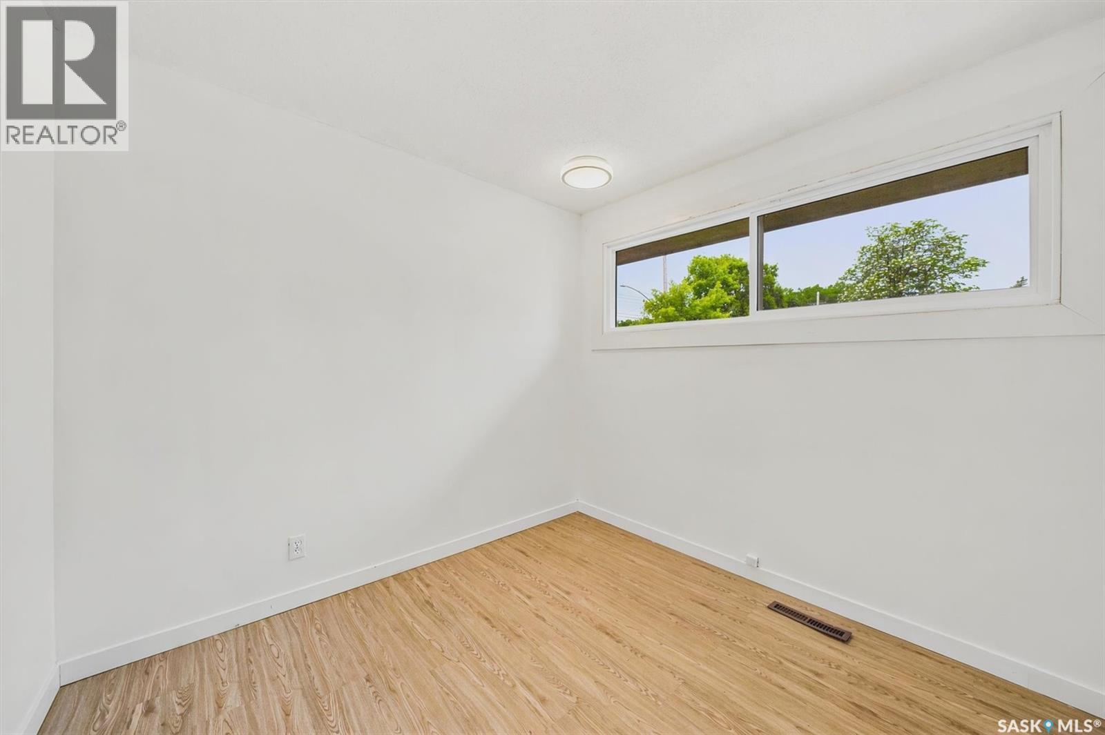 99 Lindsay Drive, Saskatoon, SK