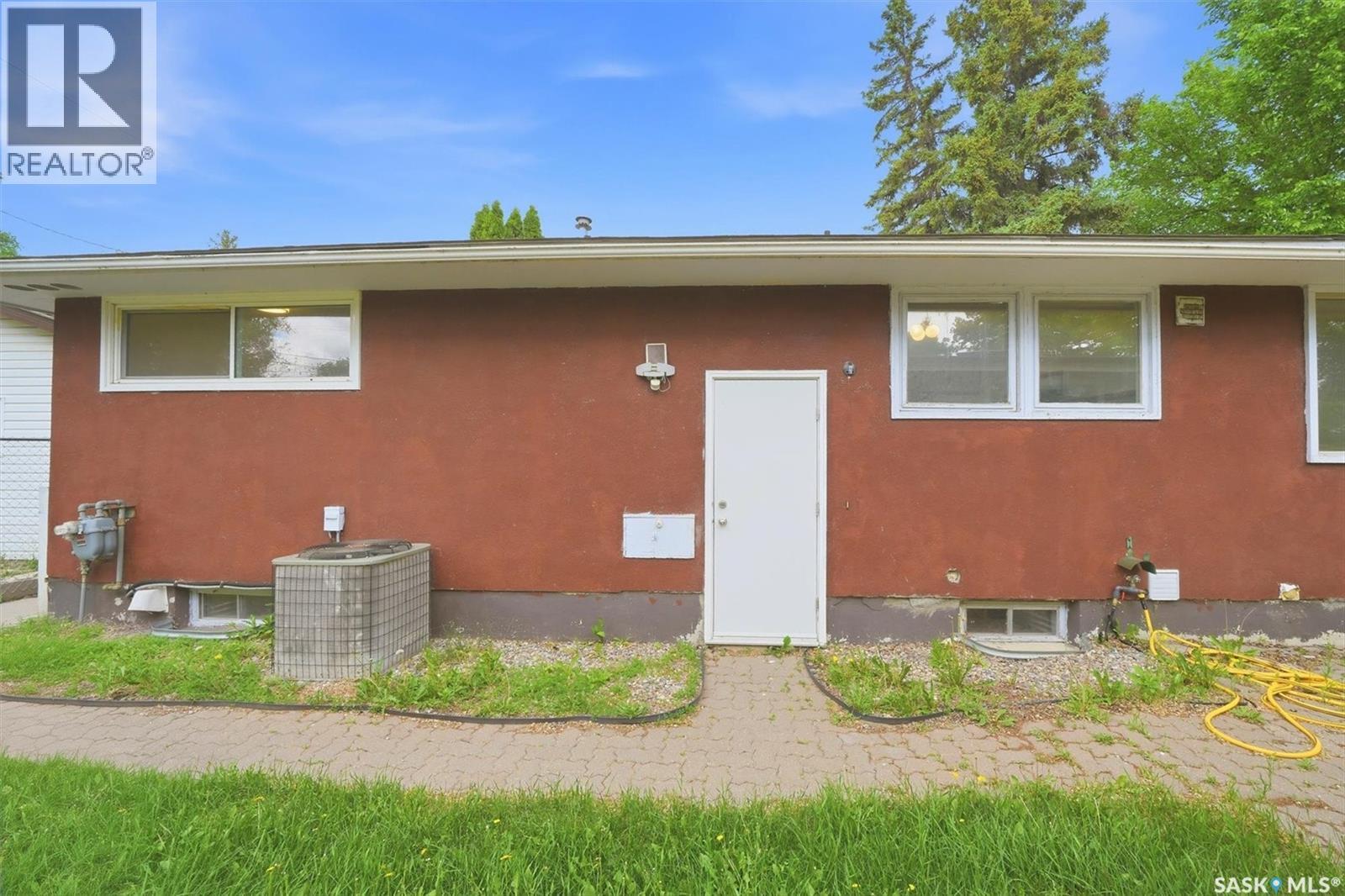 99 Lindsay Drive, Saskatoon, SK