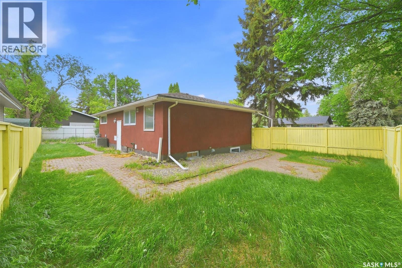 99 Lindsay Drive, Saskatoon, SK