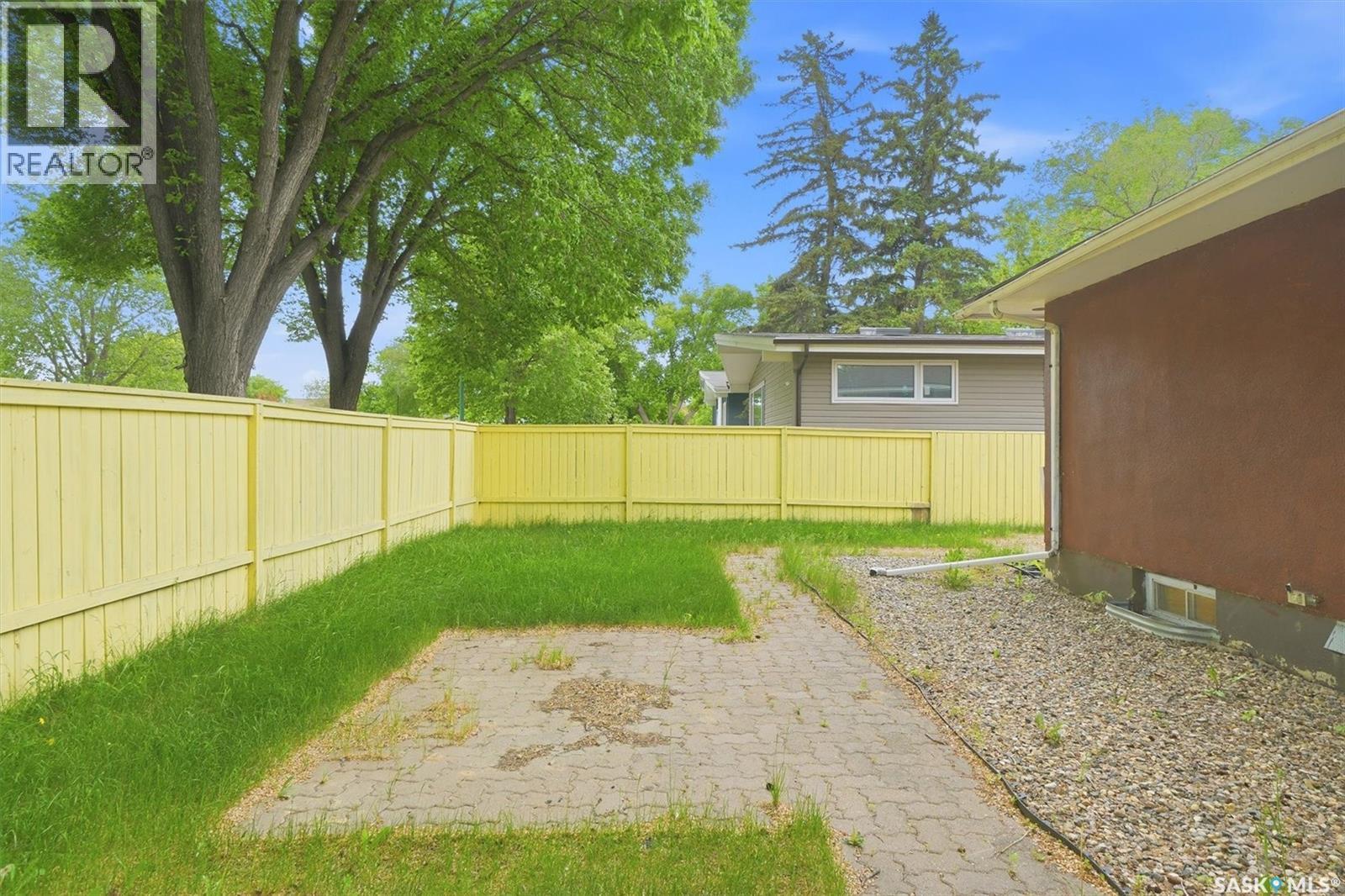 99 Lindsay Drive, Saskatoon, SK